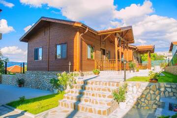 Фото Гостевой дом Andreevite Houses г. Сапарева-Баня 1