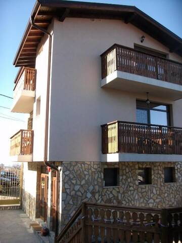 Фото номера Двухместный номер с 1 кроватью и террасой Гостевой дом Andreevite Houses г. Сапарева-Баня 32