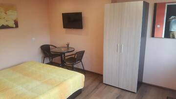 Фото номера Двухместный номер с 1 кроватью и балконом Гостевой дом Guest House Zdravets г. Сапарева-Баня 9
