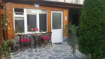 Фото номера Двухместный номер с 1 кроватью и балконом Гостевой дом Guest House Zdravets г. Сапарева-Баня 3