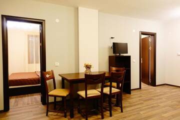 Фото номера Апартаменты с 2 спальнями и выходом к бассейну Отель Аpart Hotel &amp; Spa Sapareva Banya г. Сапарева-Баня 11