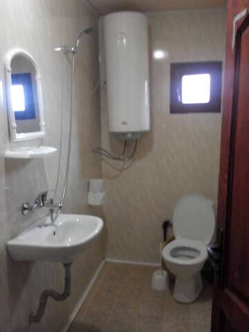 Фото номера Стандартный трехместный номер Гостевой дом Vyara Guest House г. Сапарева-Баня 5