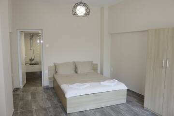 Фото номера Трехместный номер, вид на сад Гостевой дом Guest House ViA г. Сапарева-Баня 3