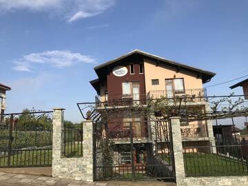 Фото номера Вилла с 7 спальнями Гостевой дом Villa Koko Hills г. Сапарева-Баня 6