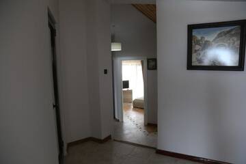 Фото номера Дом с 5 спальнями Гостевой дом Holiday House Kubrat г. Сапарева-Баня 27