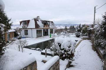 Фото номера Дом с 5 спальнями Гостевой дом Holiday House Kubrat г. Сапарева-Баня 3
