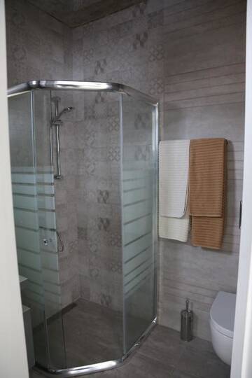 Фото номера Дом с 5 спальнями Гостевой дом Holiday House Kubrat г. Сапарева-Баня 8