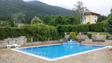 Фото номера Дом с 5 спальнями Гостевой дом Holiday House Kubrat г. Сапарева-Баня 59