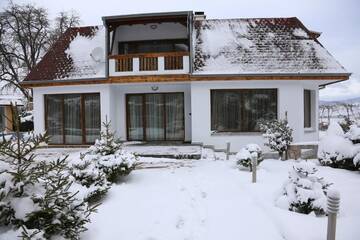 Фото номера Дом с 5 спальнями Гостевой дом Holiday House Kubrat г. Сапарева-Баня 45