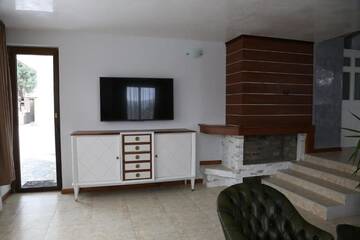 Фото номера Дом с 5 спальнями Гостевой дом Holiday House Kubrat г. Сапарева-Баня 17