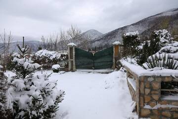Фото номера Дом с 5 спальнями Гостевой дом Holiday House Kubrat г. Сапарева-Баня 18