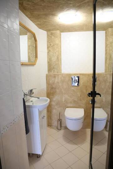 Фото номера Дом с 5 спальнями Гостевой дом Holiday House Kubrat г. Сапарева-Баня 23