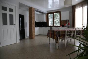 Фото номера Дом с 5 спальнями Гостевой дом Holiday House Kubrat г. Сапарева-Баня 47