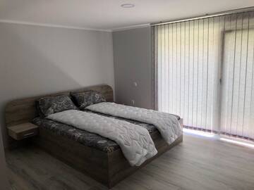 Фото номера Двухместный номер с 1 кроватью и балконом Гостевой дом Guest House Rest г. Сапарева-Баня 5
