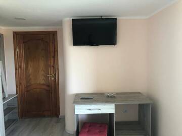 Фото номера Двухместный номер с 1 кроватью и балконом Гостевой дом Guest House Rest г. Сапарева-Баня 6