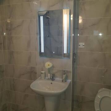 Фото номера Двухместный номер с 1 кроватью и видом на горы Гостевой дом Guest House Ileana г. Сапарева-Баня 6